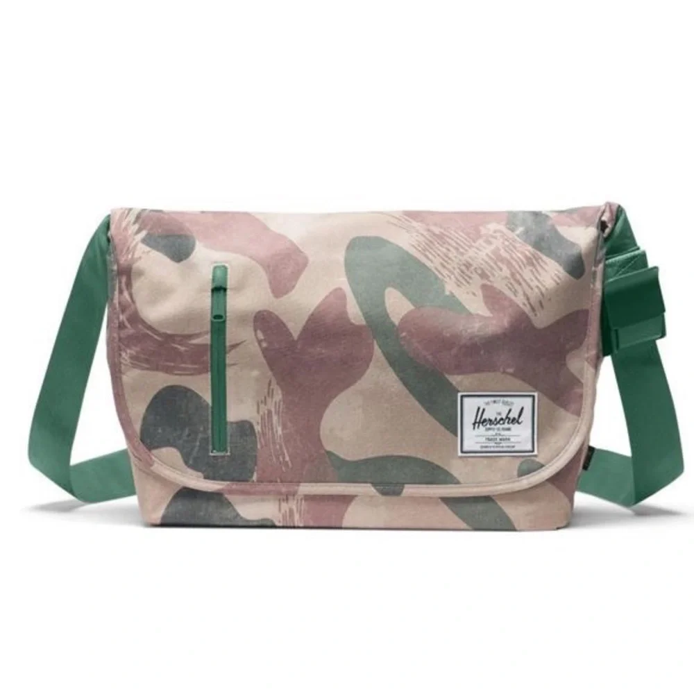 HERSCHEL‎ Odell Messenger Bag in Brushstroke Camo